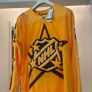 NHL 2024 ALL STAR Adidas Hockey Jersey NATHAN MACKINNON 52 NWT